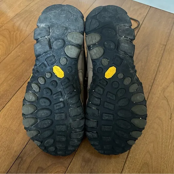 Merrell Hiking Boots Chameleon Vibram Waterproof Men's size 9