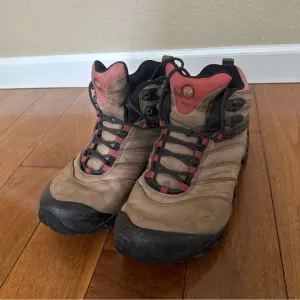 Merrell Hiking Boots Chameleon Vibram Waterproof Men's size 9