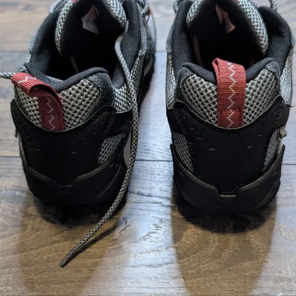 Merrell Hiking Shoes Grey‎ and Red Size 11