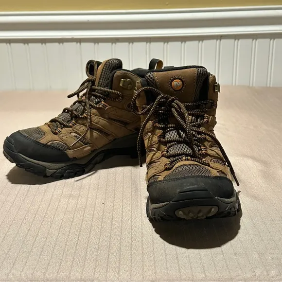 Merrell Men's Moab 2 Mid Waterproof Hiking Boot, Color Earth / Brown, US Size 8