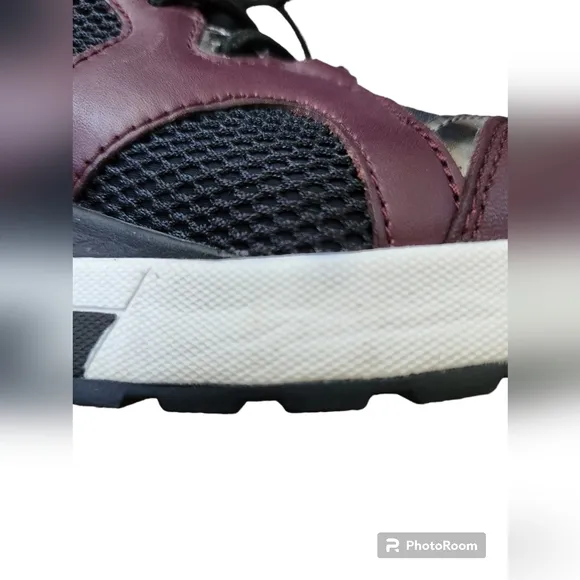 Michael Kors Wedge Trainer Mesh Sneakers Maroon Navy Size 9.5M.
