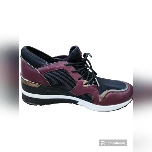 Michael Kors Wedge Trainer Mesh Sneakers Maroon Navy Size 9.5M.