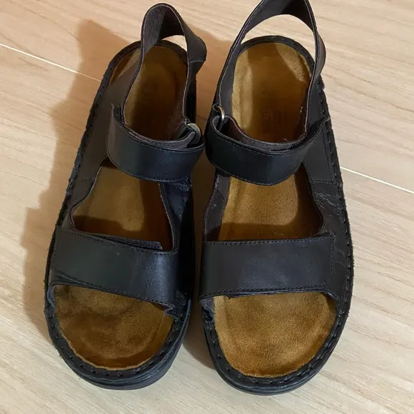 Naot Karenna Walking Sandals Black Matte Leather Comfort Outdoor Adjustable