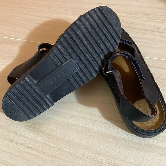 Naot Karenna Walking Sandals Black Matte Leather Comfort Outdoor Adjustable