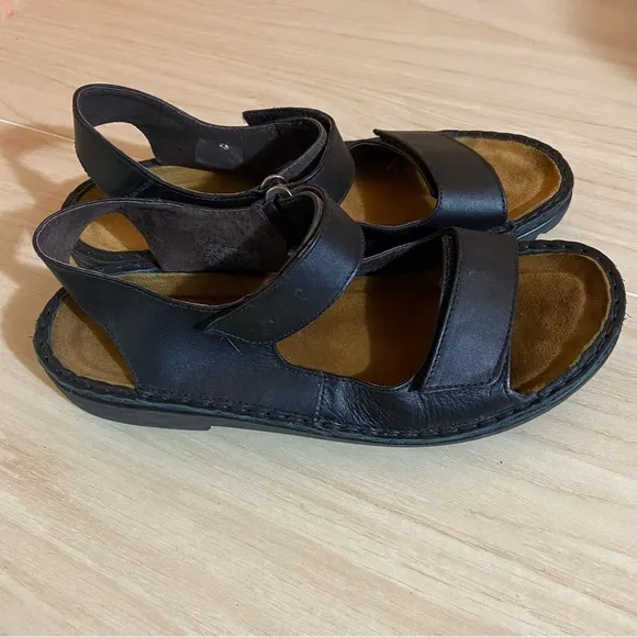 Naot Karenna Walking Sandals Black Matte Leather Comfort Outdoor Adjustable