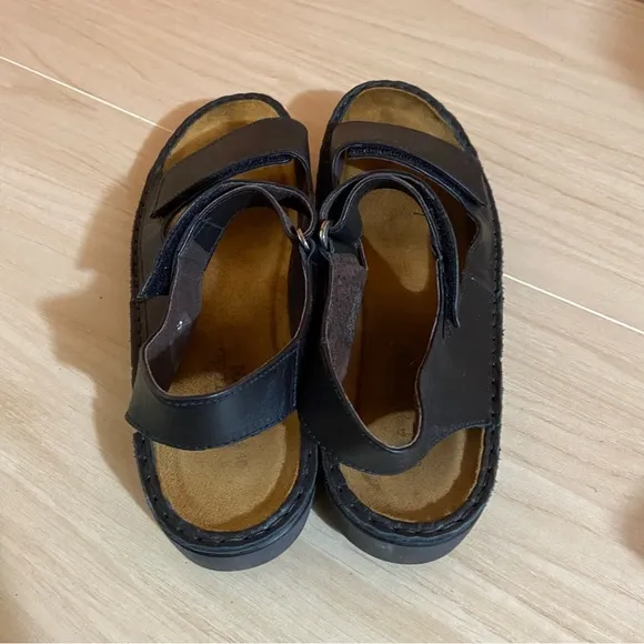 Naot Karenna Walking Sandals Black Matte Leather Comfort Outdoor Adjustable