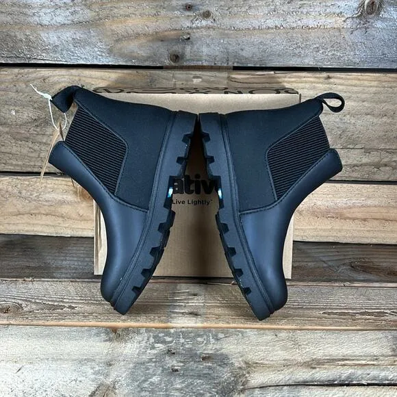 Native Kensington Treklite - Jiffy Black - C13 - New in box