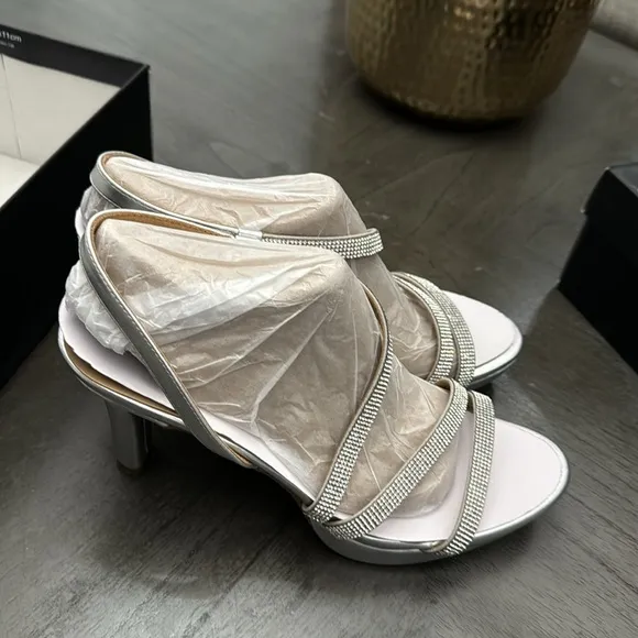 NATURALIZER Brenta 2 Strappy Dress Sandals