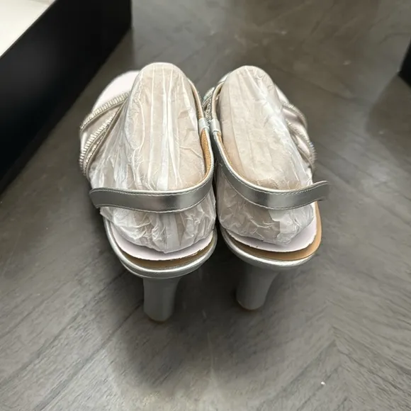 NATURALIZER Brenta 2 Strappy Dress Sandals