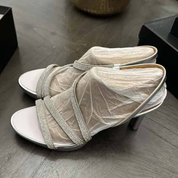 NATURALIZER Brenta 2 Strappy Dress Sandals