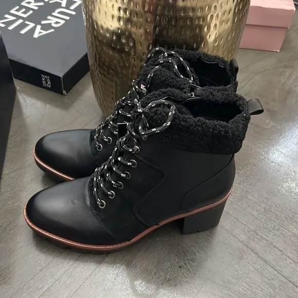 Naturalizer Val Waterproof Ankle Boot