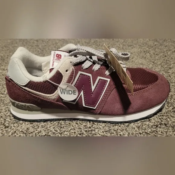 New Balance 574 Core Pack - Burgundy Womens Size 5.5 (Big Kid Size 4)