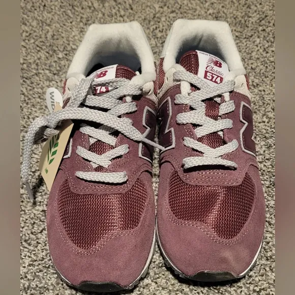 New Balance 574 Core Pack - Burgundy Womens Size 5.5 (Big Kid Size 4)