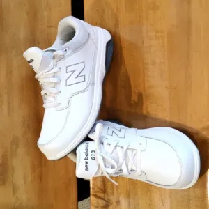 New Balance 813 men's size 10 white walking shoes