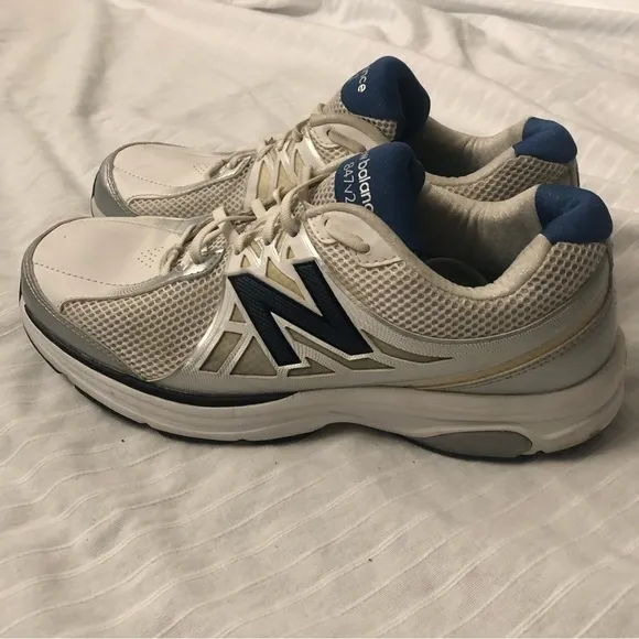 New Balance 847v2 Mens White Gray Running Walking Shoes size 10