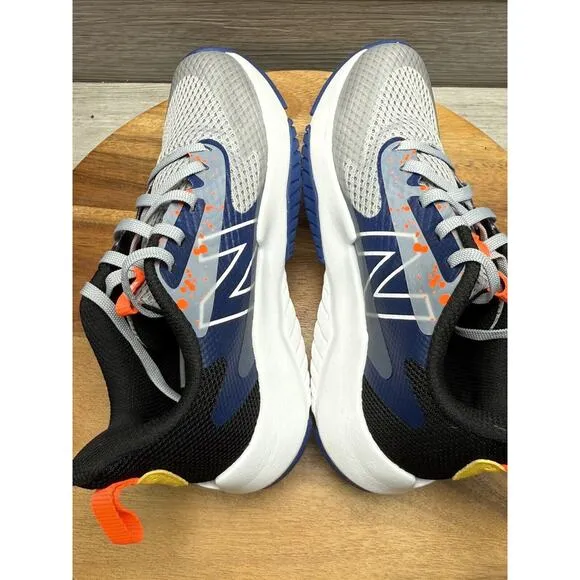 New Balance Boys Size 1 Running Shoes Sneakers GKRAVGN2
