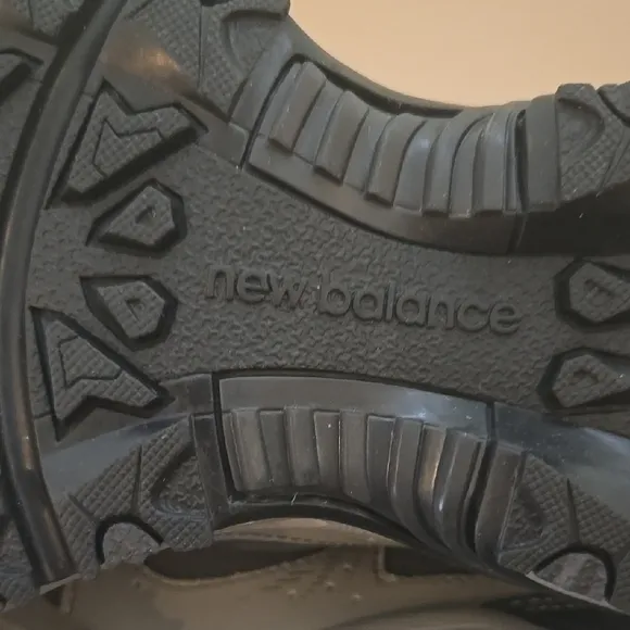 New Balance Gray/Orange Athletic Shoes Size  7