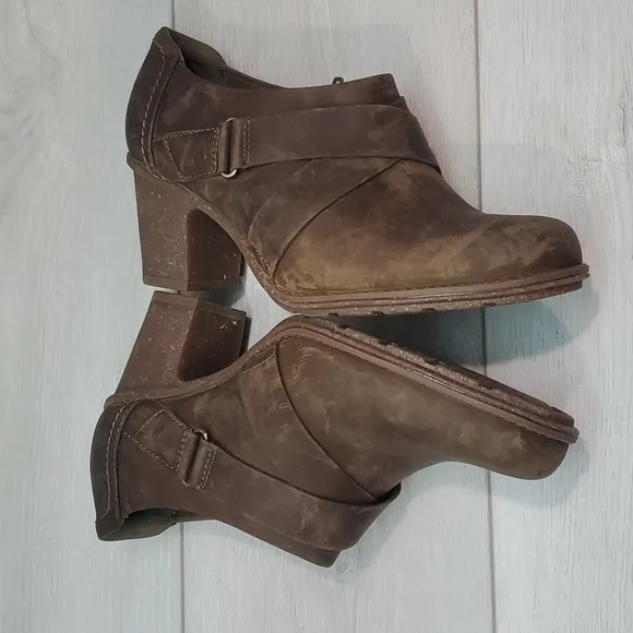 NEW Clarks Women Comfort Sashlin Fiona Ankle Leather Nubuck Boots shoes sz 9W