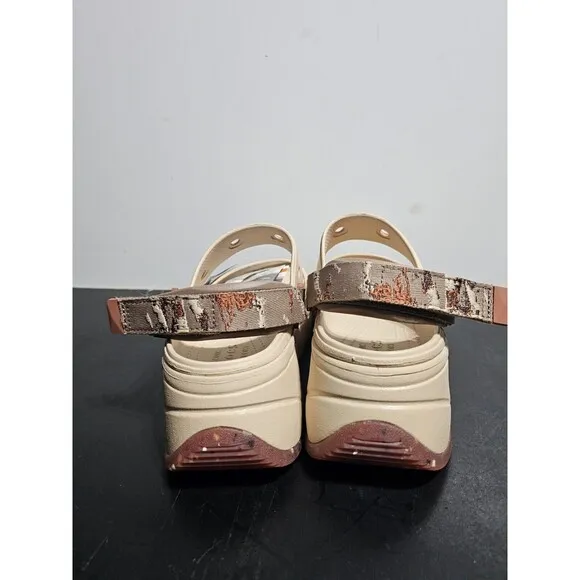 New Crocs Classic Hiker Xscape Sandals vanilla Men's 8 Women's 10