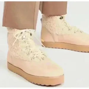 NEW Larroude Vail waterproof Boot in Sand &amp; Cream‎ size 5 $415.00