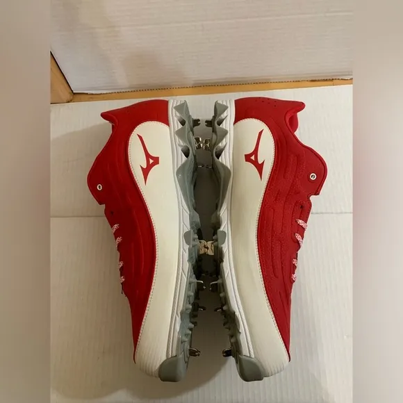 New Men's Mizuno 9 Spike Ambition 3 Athletic Shoes Cleats Red Size 15