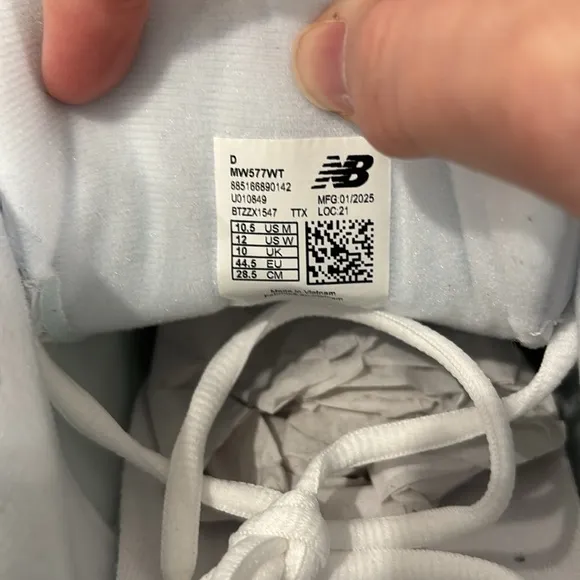 NEW Men’s New Balance 577 Walking Shoes