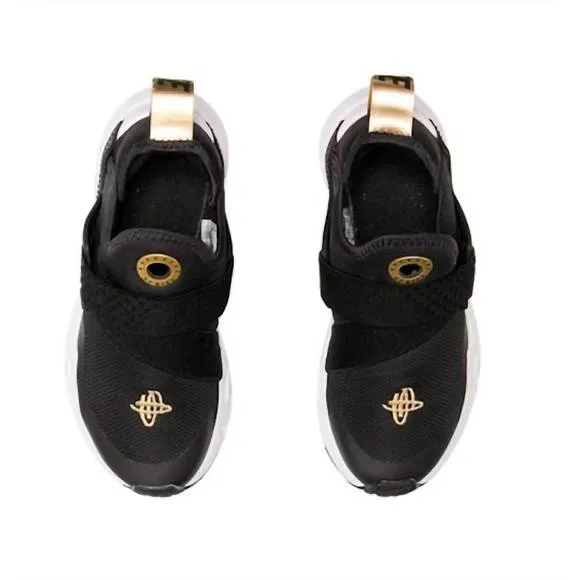 NEW NIKE kids huarache extreme shoes in black/gold