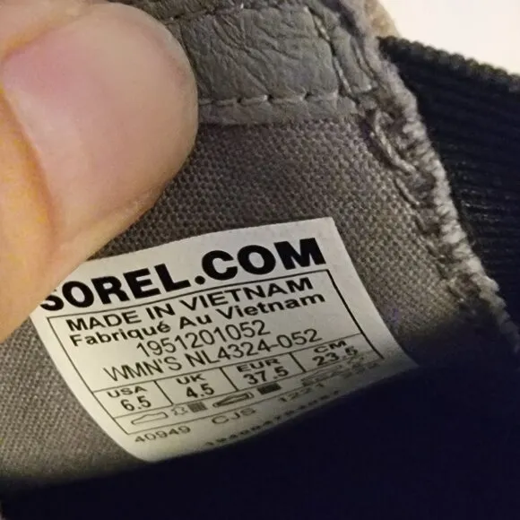 NEW Sorel Emelie II Chelsea Boots Womens 6.5 Classic Minimalist City Outdoors