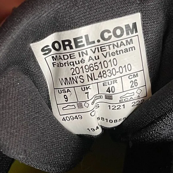NEW Sorel Kinetic Breakthru venture sneakers in jet black size 9