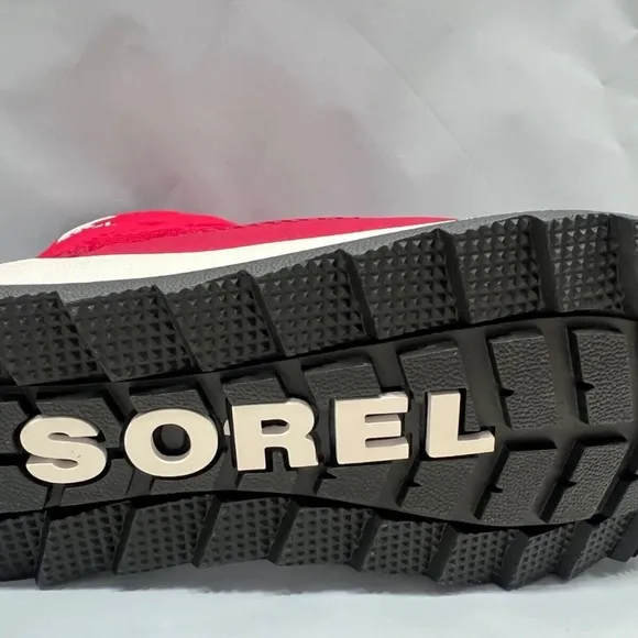 New Sorel Whitney II Short WaterProof Insulated Boot Youth Size 5 M Fuchsia Rush