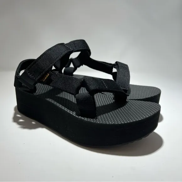 [NEW/BNIB] Teva Black Flatform Platform Universal Sandals - US 7 / EU 38 / UK 5