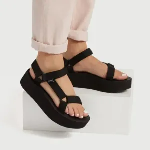 [NEW/BNIB] Teva Black Flatform Platform Universal Sandals - US 7 / EU 38 / UK 5