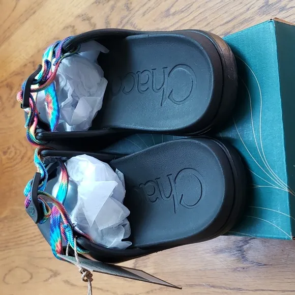 NIB Chaco Chillos Slide Sandal In Black Rainbow Tie Dye Kids Size 5