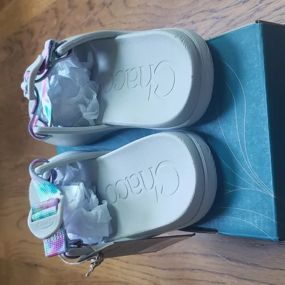 NIB Chaco Chillos Slide Sandal White And Multicolor Tie Dye Print Kids Size 4