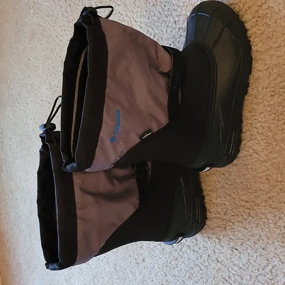 NIB - COLUMBIA YOUTH/BOYS WINTER BOOTS