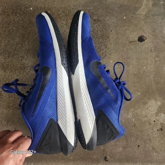 NIKE 12 BLUE AND WHITE ATLHETICS TENIS