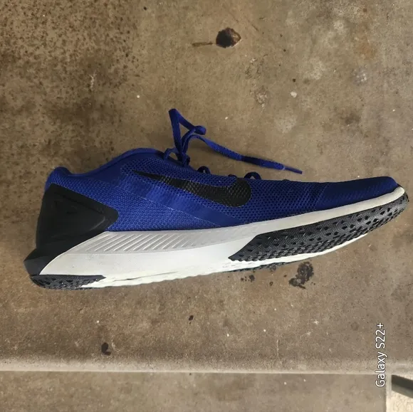 NIKE 12 BLUE AND WHITE ATLHETICS TENIS