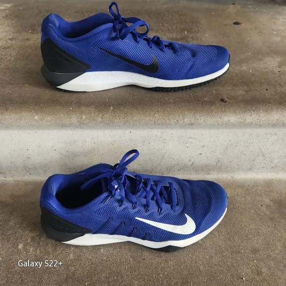 NIKE 12 BLUE AND WHITE ATLHETICS TENIS