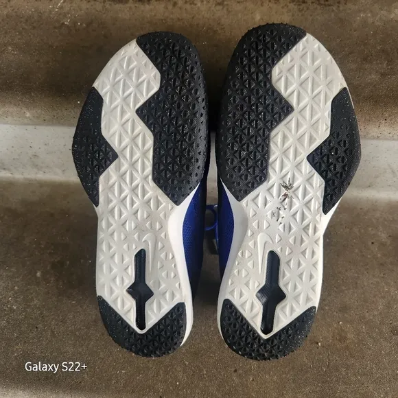 NIKE 12 BLUE AND WHITE ATLHETICS TENIS