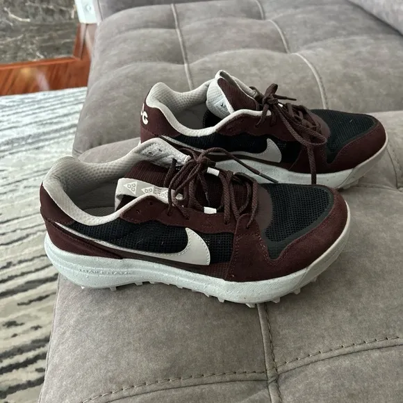 Nike ACG Lowcate Hiking Trail Outdoor Shoes Men’s Size 6.5