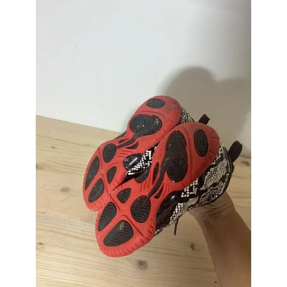 Nike Air Foamposite One‎ GS Snakeskin Black White Red Sneakers Shoe Size 12 S23