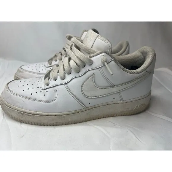 Nike Air Force 1 07’ Shoes Mens Size 8.5 White Sneakers Athletic Lace Up Sports