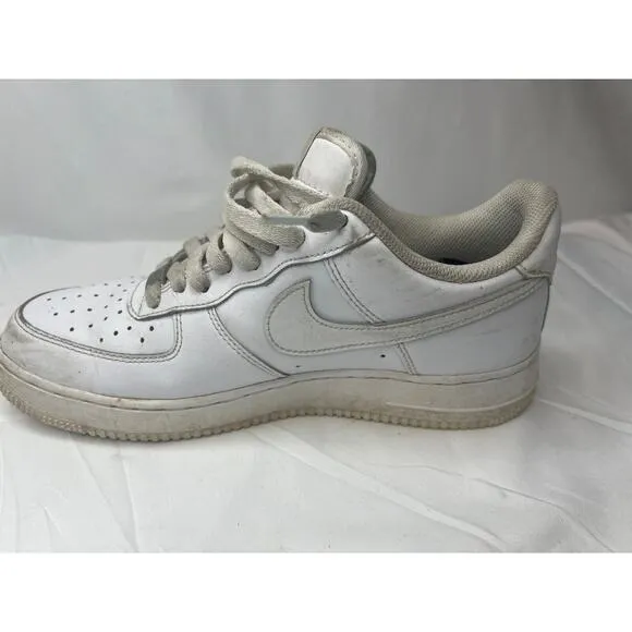 Nike Air Force 1 07’ Shoes Mens Size 8.5 White Sneakers Athletic Lace Up Sports