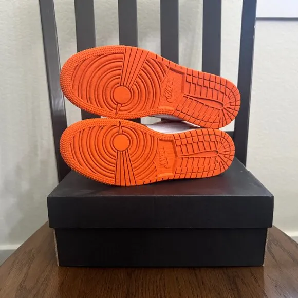 Nike Air Jordan 1 Mid LE (GS) Sneakers – Youth Size 4 Boys, Electro Orange