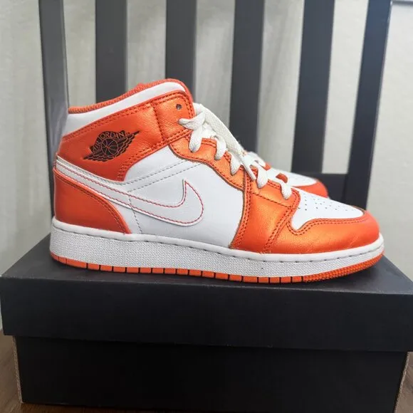 Nike Air Jordan 1 Mid LE (GS) Sneakers – Youth Size 4 Boys, Electro Orange