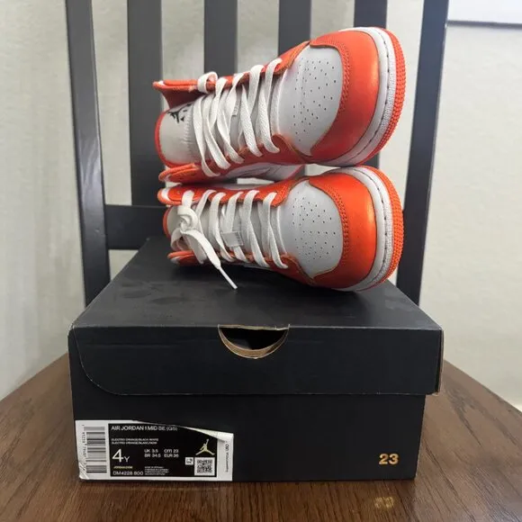 Nike Air Jordan 1 Mid LE (GS) Sneakers – Youth Size 4 Boys, Electro Orange