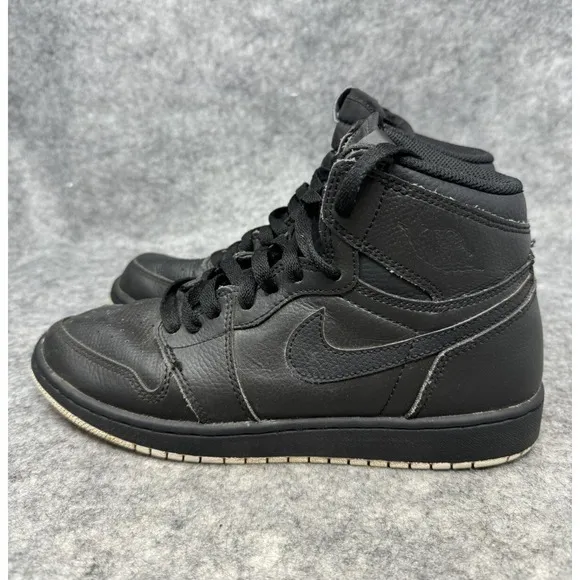 Nike Air Jordan 1 Retro High Black OG Shoes Boys Size 6.5Y Sneakers 575441-002
