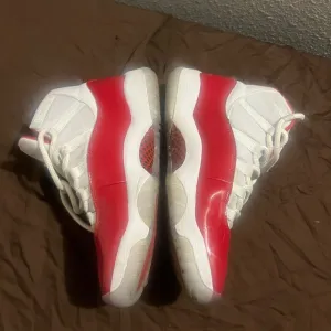 Nike Air Jordan Retro 11 Cherry
