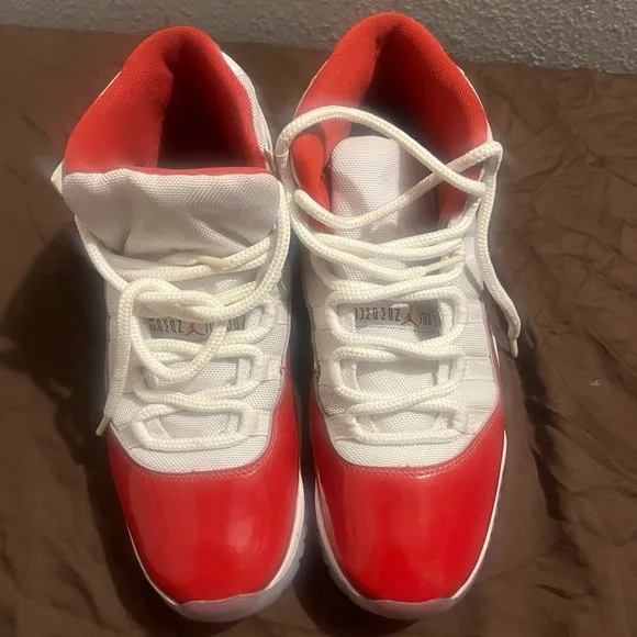 Nike Air Jordan Retro 11 Cherry
