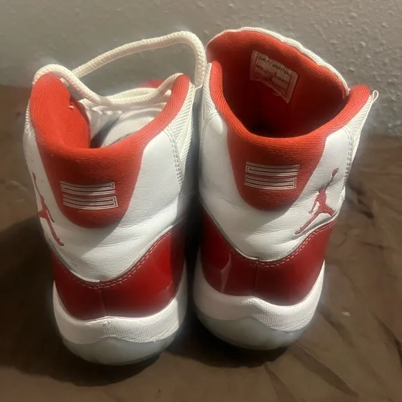 Nike Air Jordan Retro 11 Cherry
